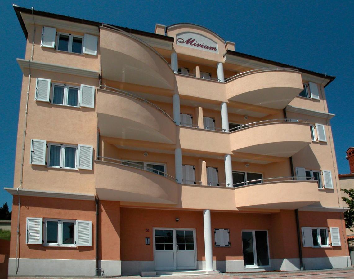 Apartments Miriam Premantura Luaran gambar